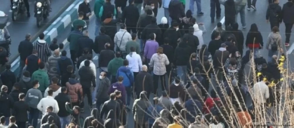 ترمب يدعم المتظاهرين الإيرانيين: استمرروا، الدعم قادم!